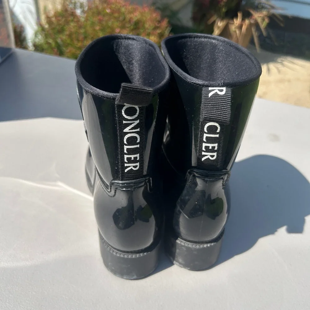 Moncler Loftgrip Black Glossy Rubber Rain Boots Ankle Lug Sole Made in Italy 40